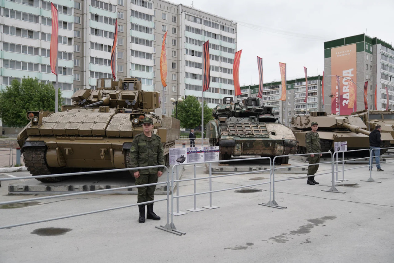 Жуткий пожар на левом берегу: в Магнитогорске огонь уничтожил крышу  многоквартирного дома. Видео | Верстов.Инфо