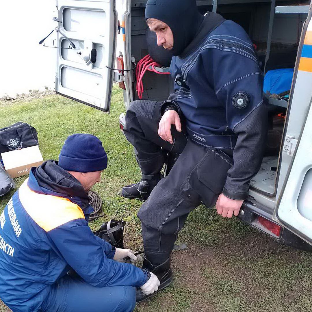 Под Магнитогорском спасатели достали из озера машину с погибшим человеком  внутри | Верстов.Инфо