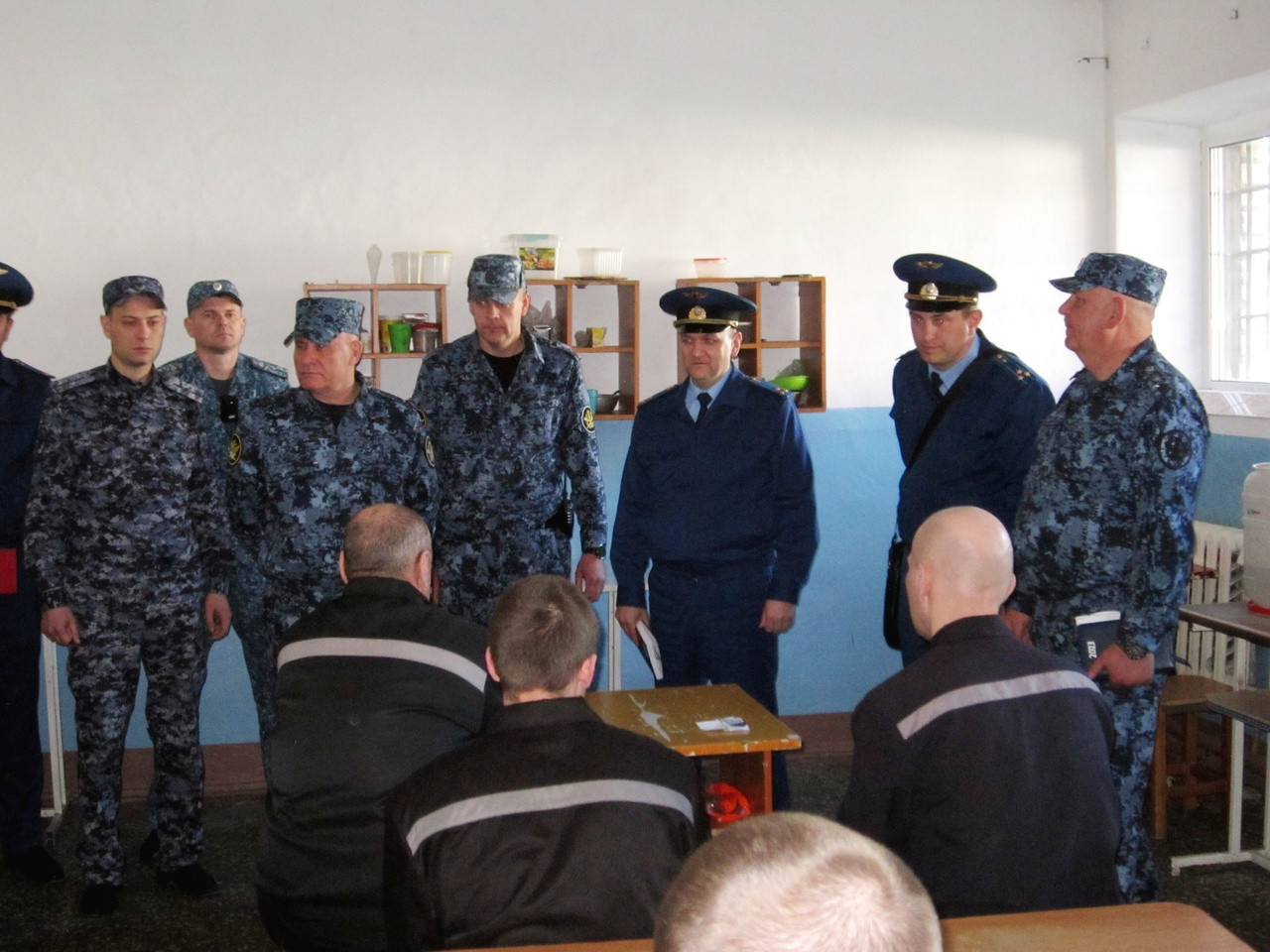 Зампрокурора региона приехал с проверкой в Верхнеуральскую тюрьму: заглянул  в швейный цех и на кухню | Верстов.Инфо