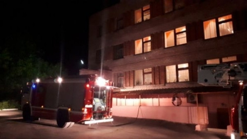 Ночью в Магнитогорске горела психбольница. Пожарные работали по повышенному уровню сложности
