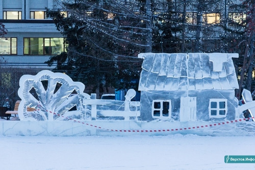 Погода «постаралась». В главном ледовом городке Магнитогорска демонтируют пять фигур