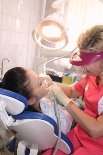 С заботой о зубах. «Студенческая» поликлиника приглашает на прием к стоматологу