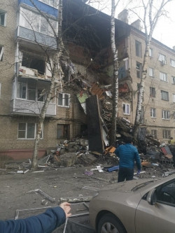 Теперь и в Подмосковье. В Орехово-Зуеве взрыв газа уничтожил подъезд пятиэтажки