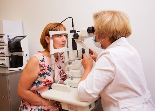 Бесплатно проверить зрение и получить скидку на очки приглашает сеть «Оптик-Центр»