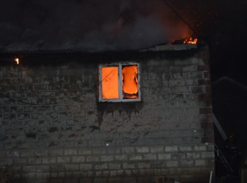 Сгорели два дома и баня. Сегодня ночью в СНТ «Калибровщик-1» вспыхнул дом