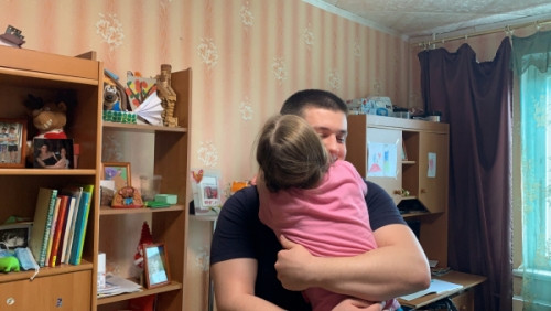 ОНФ встал на защиту 7-летней девочки из Магнитогорска. Общественники просят не разлучать её с братом