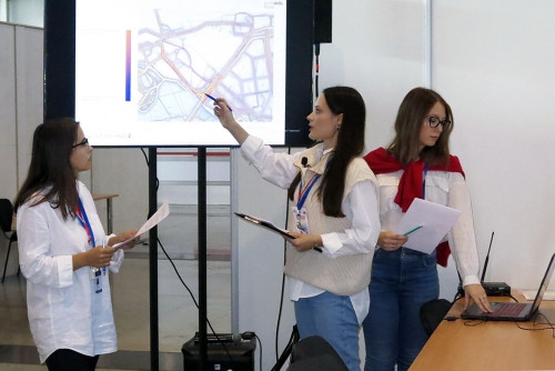 Первый кирпич Urban Skills заложен! Магнитогорские студентки презентовали в Екатеринбурге «Арт-платформу»