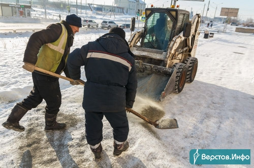 Прибрали улицы и парки. Коммунальщики вывезли за новогодние каникулы из Магнитогорска 50 тыс. «кубов» снега