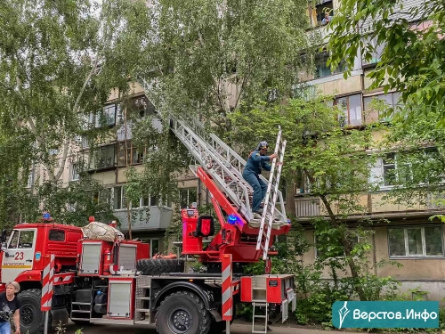 Страшный пожар на пятом этаже. В Магнитогорске огнеборцы утром тушили квартиру на улице Суворова