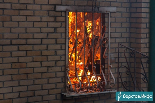 Кто-то «поиграл» с огнём. В Магнитогорске огонь уничтожил дом и баню на участке в СНТ им. Мичурина-2