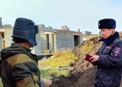 Проверяли рынки и строящиеся посёлки. В Магнитогорске задержали пятерых нелегалов, которых теперь выдворят из страны