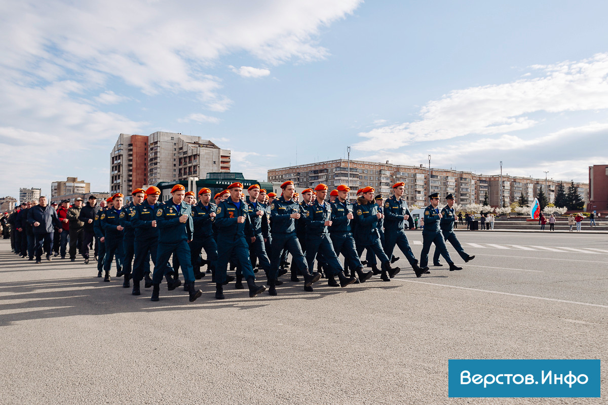 В Магнитогорске прошла первая репетиция парада ко Дню Победы | Верстов.Инфо